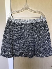 Falda BANANA REPUBLIC Negra/Blanca Plisada/Línea A Talla 14 $89.50