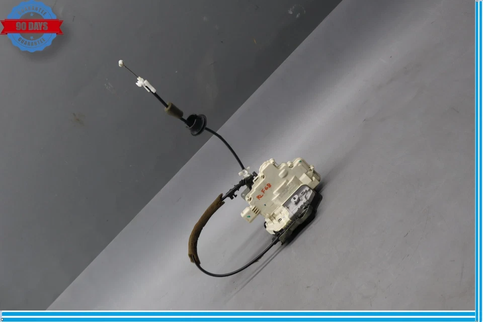 Actuador de pestillo de cerradura de puerta trasera izquierda del lado del conductor 10-16 Porsche Panamera OEM Foto 2 de 4