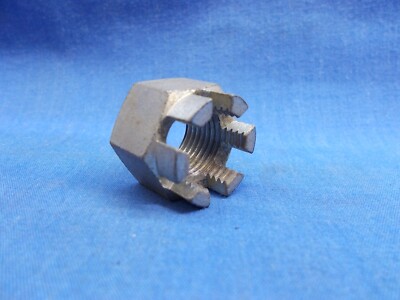 エイジ。 Honda 94011-16200-0S. OEM 16mm Castle Nut. Fits Honda CB/CL/CJ360