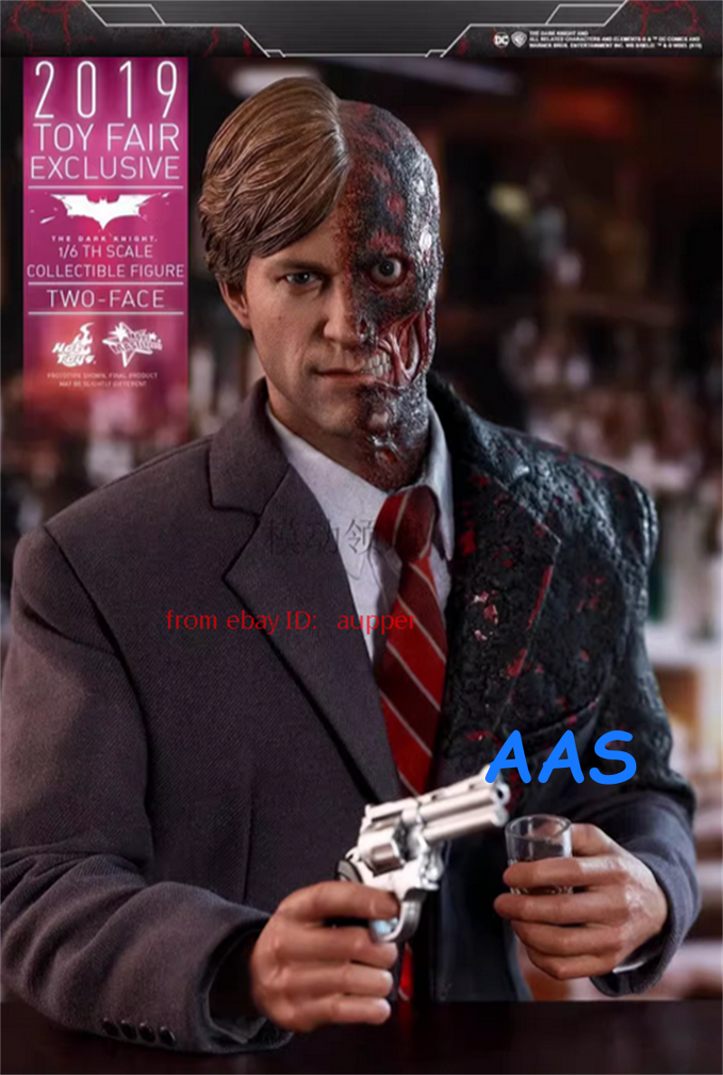 ホットトイズ 『ダークナイト』　トゥーフェイス（2.0版）MMS546 Hot Toys MMS546 Batman The Dark Knight - Two-Face (Harvey Dent) 12