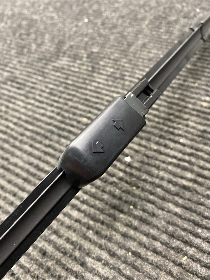 Limpiaparabrisas delantero izquierdo Valeo para Mercedes C200 900226B Foto 4 de 4