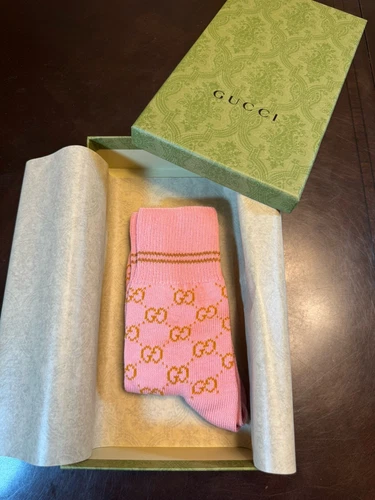 Chaussettes roses neuves authentiques Gucci GG Supreme logo taille M