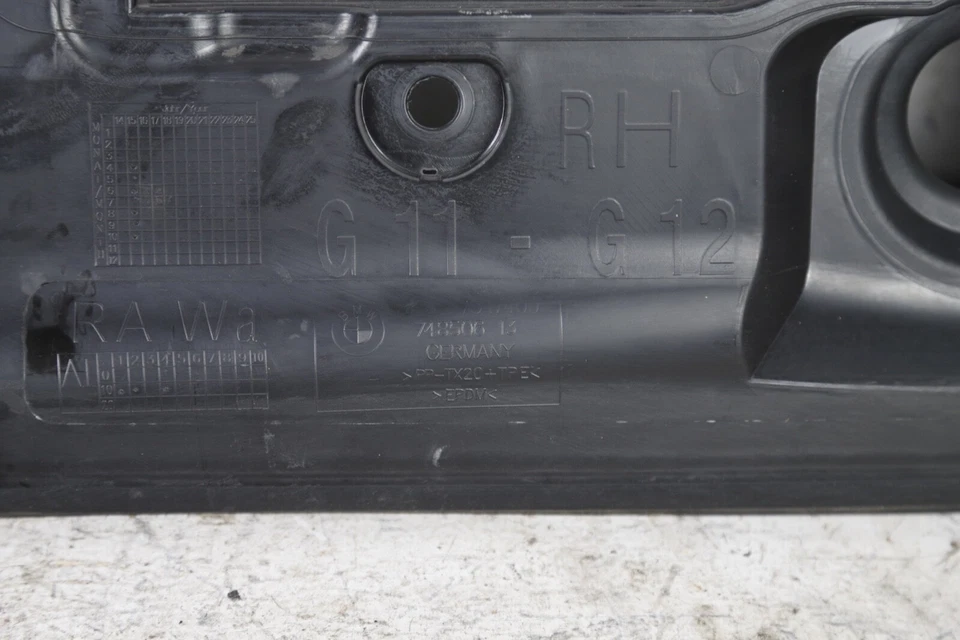 BMW 750i 2016-2019 conjunto de pares de cubiertas de panel de moldura derecha sellado del compartimiento del motor OEM Foto 3 de 4