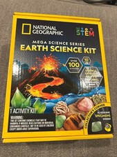 NATIONAL GEOGRAPHIC Earth Science Kit   100 Science Experiments  Activities fo
