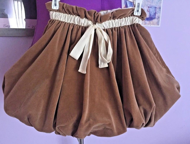 A.BIRD Boutique Style Holiday Spec occasion Beige/Camel Velvet Bubble Skirt Sz7