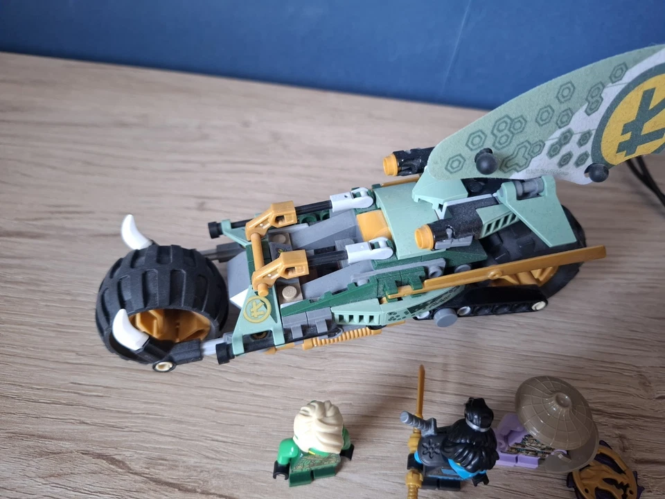 LEGO Ninjago 71745 Lloyd's Jungle Chopper Bike, photo 3 of 4