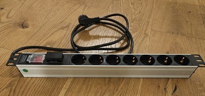 Digitus DN-95407 19 Zoll 1 HE Schutzkontaktsteckdose Schwarz