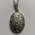 VINTAGE 1940s/50s STERLING SILVER LOCKET OVAL ETCHED 18.5” CHAIN 1 3/8” PENDANT