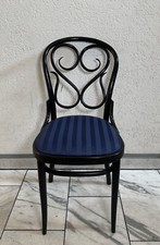 Ein Set Thonet Stuhl No. 4