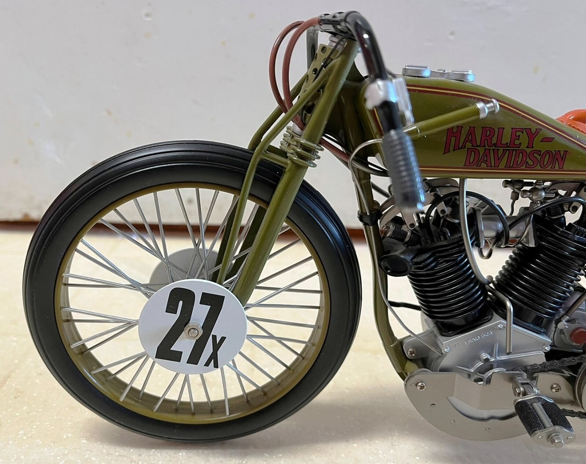 1927 ハーレーダビッドソン 8バルブレーサー ダイキャスト 1/6 スケール 1927 ハーレーダビッドソン 8バルブレーサー ダイキャスト 1/6