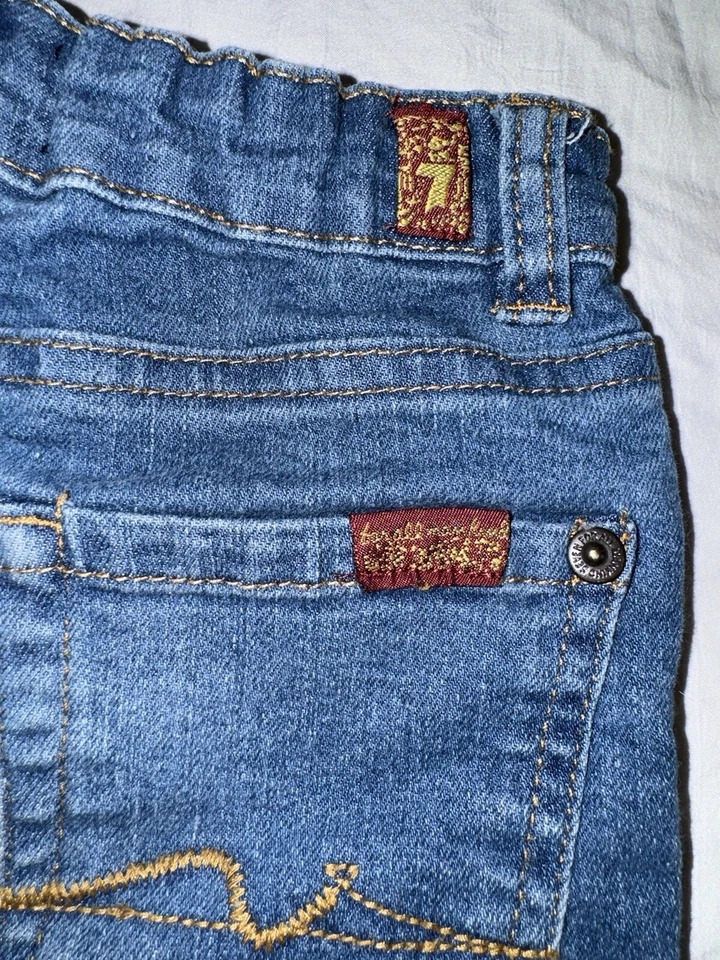 Pantalones cortos de jean 7 For All Mankind para niños talla 4T Foto 3 de 4