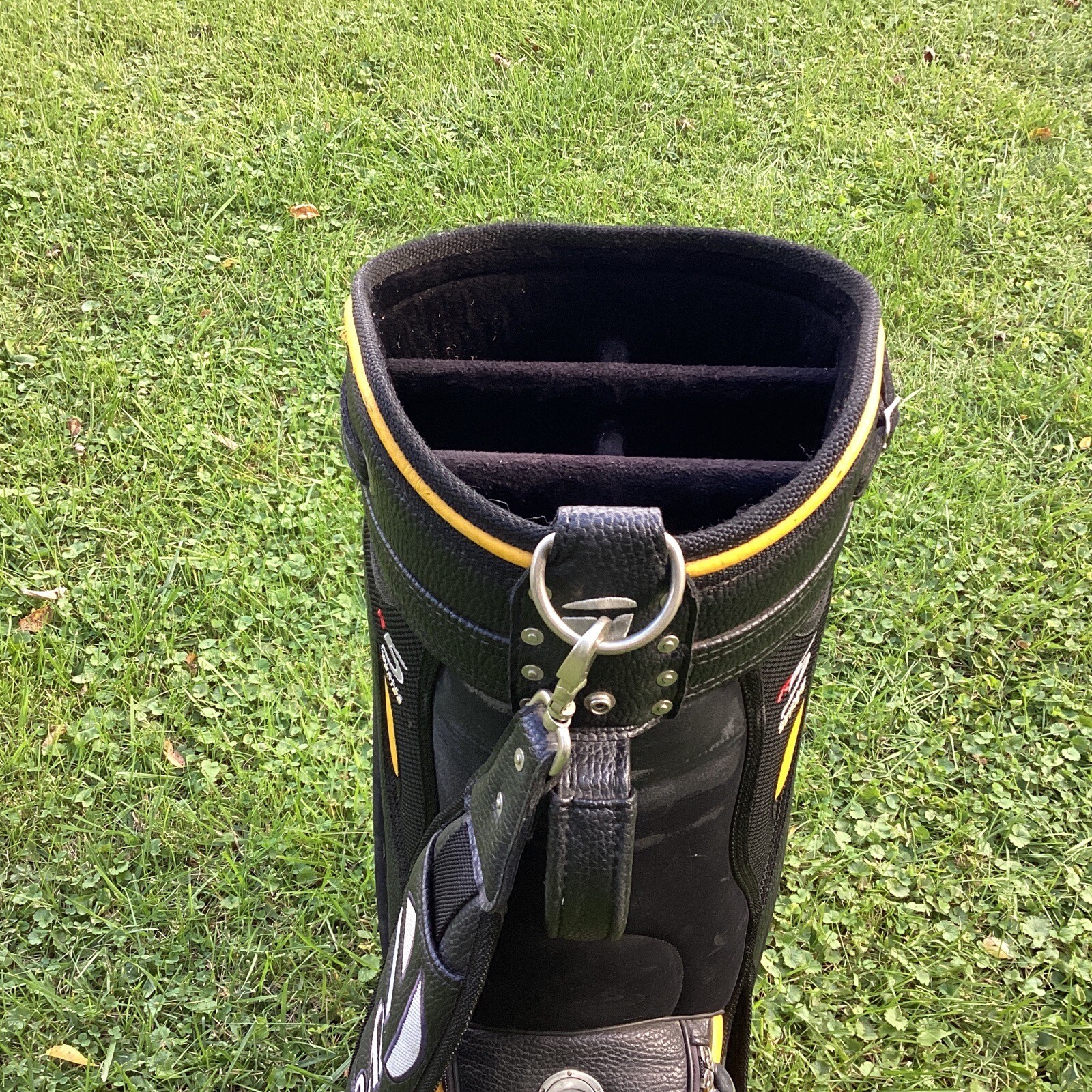 Taylormade R5 Hundred Series Black Leather Golf Staff Bag 6 Way Dividers Raincov