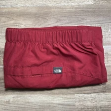 The North Face Belted Outdoor Shorts Men's Size Large Trail Trunks Red Pockets