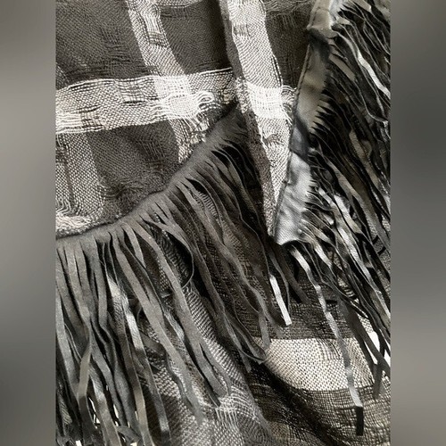 π€π©Ά BCB Generation Triangle Plaid Scarf π©Άπ€ with Faux Leather Fringe BNWT - Picture 4 of 5