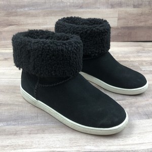 mika ugg