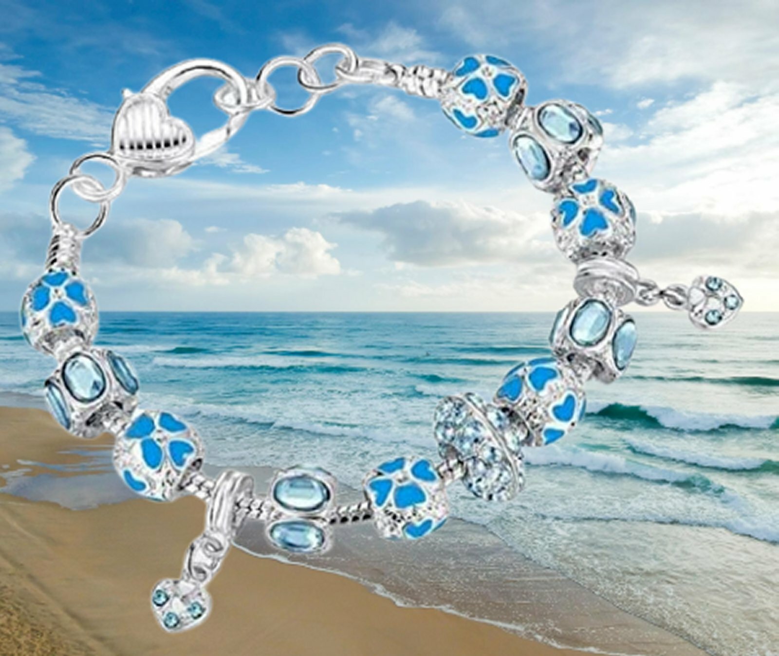Bracelet perles de verre et pendentif 2 coeurs pour illuminer vos tenues d'été