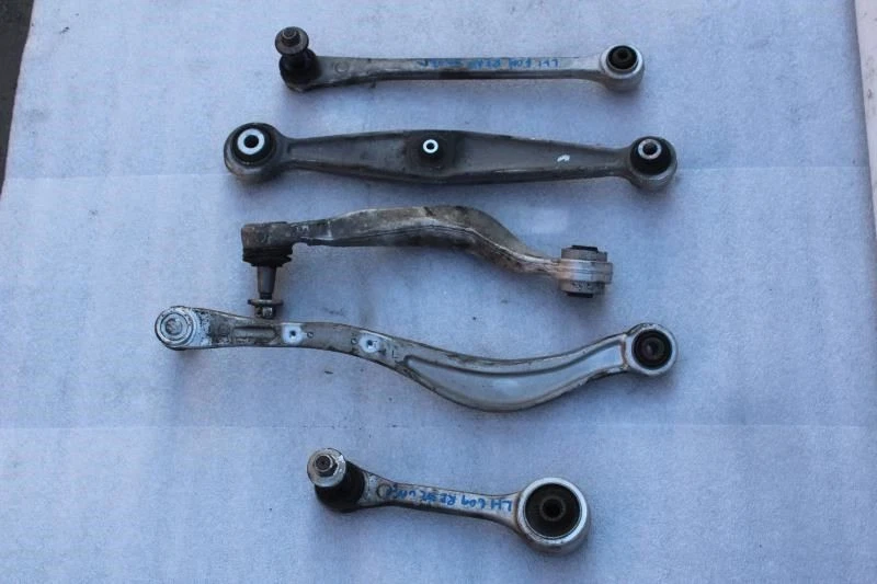 Brazos de control inferiores traseros del lado del conductor izquierdo Lexus LS460 2007 5 piezas Foto 2 de 4