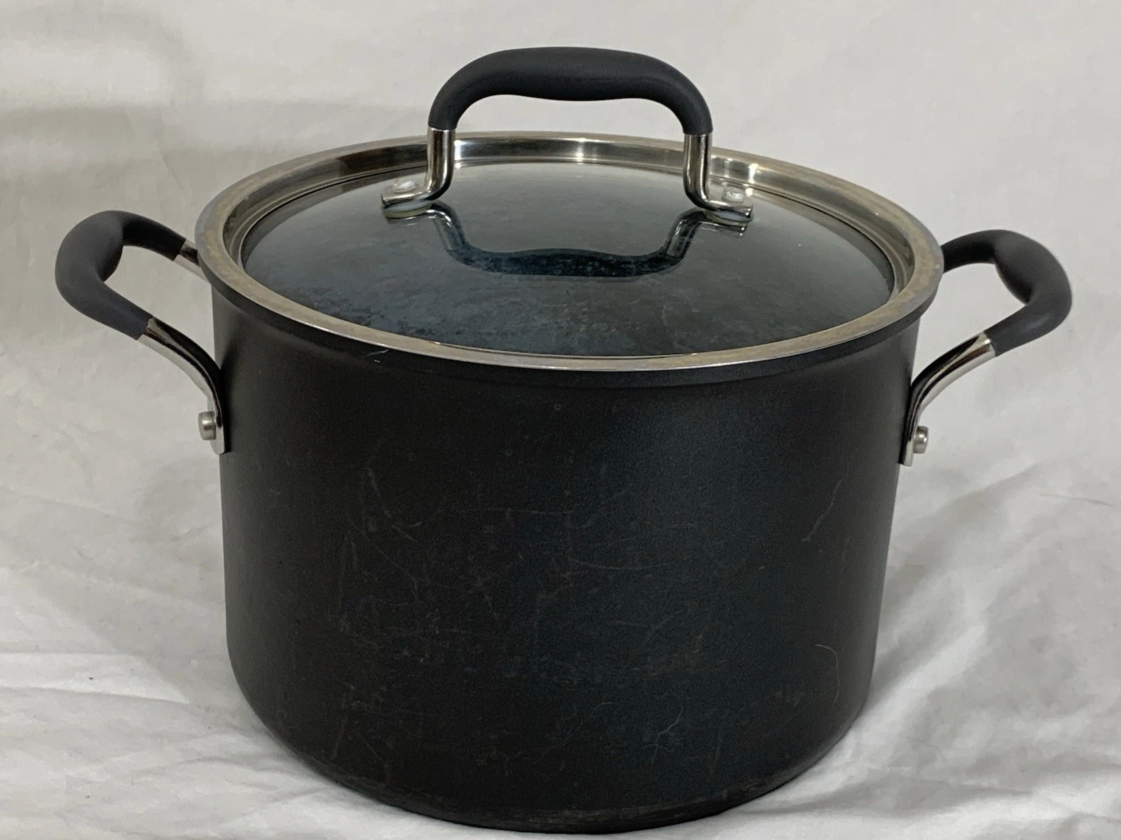 PAMPERED CHEF 8-Quart Annodized Dutch Oven Stock Pot w/Lid