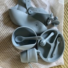 Zestaw do odsadzenia dziecka niebieski 10 sztuk silikonowa podstawa do ssania łyżki na śliniaki talerz miska itp