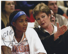 TAMIKA CATCHINGS Signed 8 x 10 Photo WNBA Basketball TENNESSEE LADY VOLS Fever