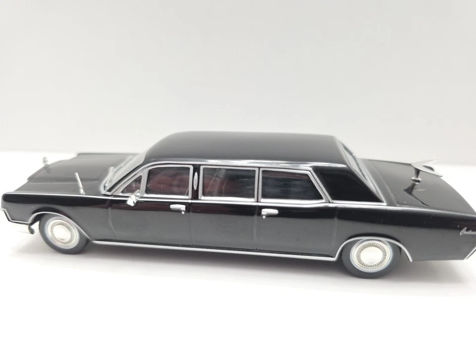 Lincoln Continental Los Angeles 1967 limusina modelo fundido a presión, IXO, 1/43 negro Foto 3 de 4