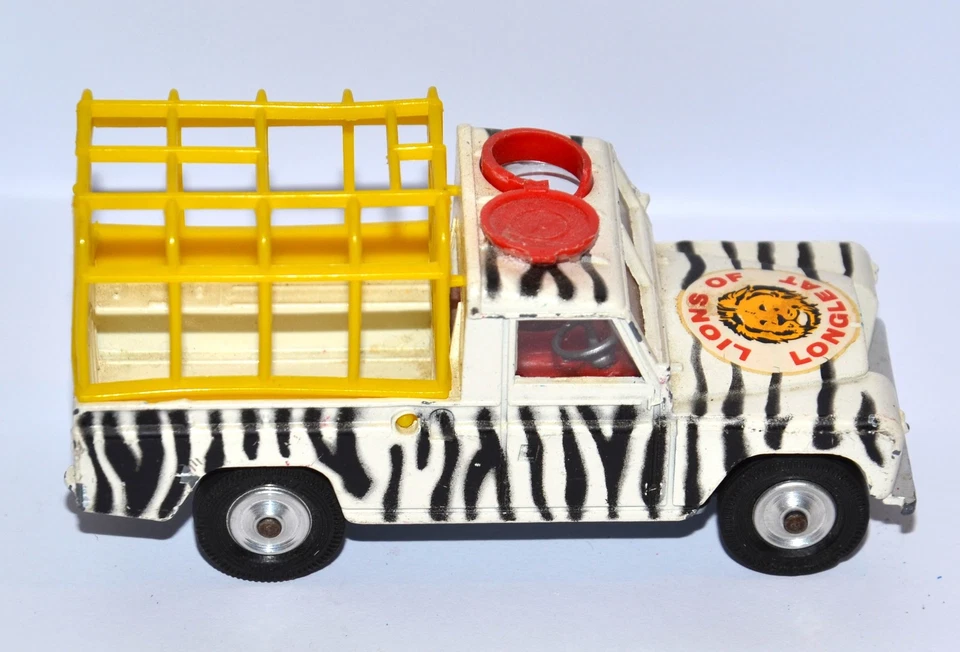 Vintage Corgi Toys Land Rover 109 W.B. aus Gift Set No 8 Lions of Longleat - Bild 4 von 4