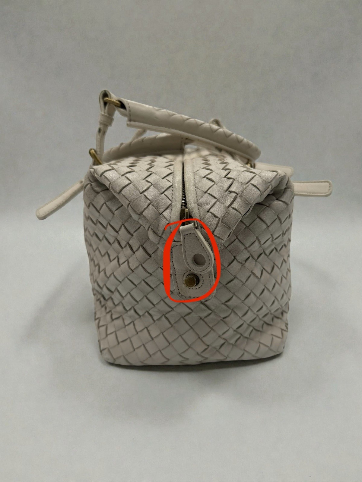 Bottega Veneta Montaigne Intrecciato Cream Leather Satchel – Priced to Sell thumbnail 8