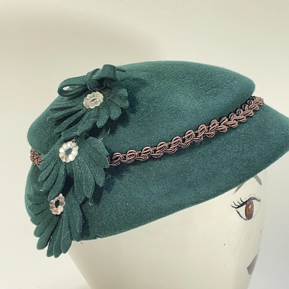 De Colección Cazador Verde Terciopelo Calavera Gorra Boina Sombrero Borde Marrón Floral Flor Pétalos Fieltro Foto 2 de 4