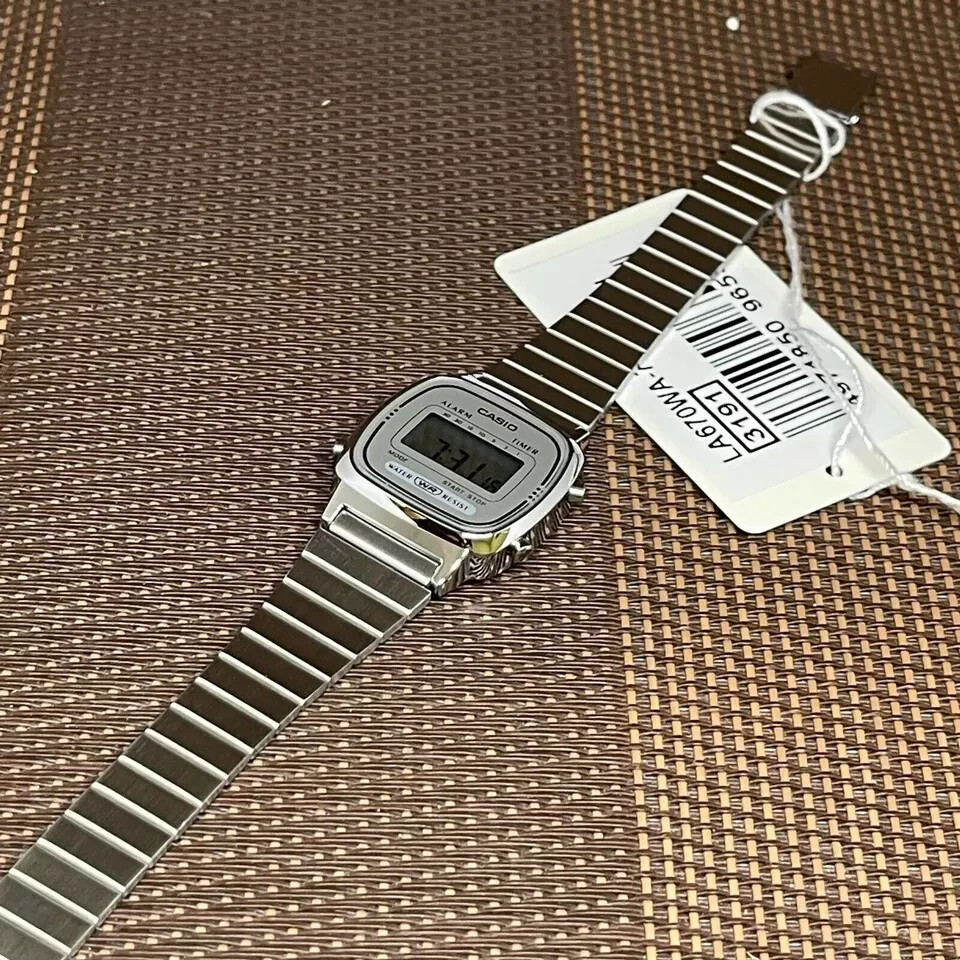 Casio La670wa-7d Ladies Silver Classic Stainless Steel Digital