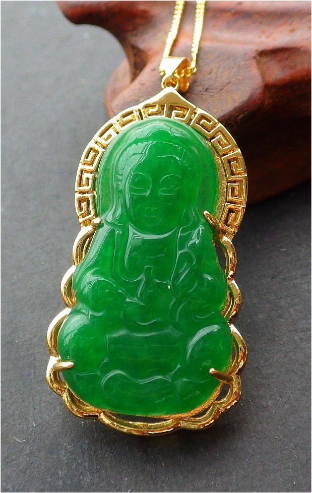 Green Jade Guanyin Kwan yin Buddha Blessing Yellow Gold Plated