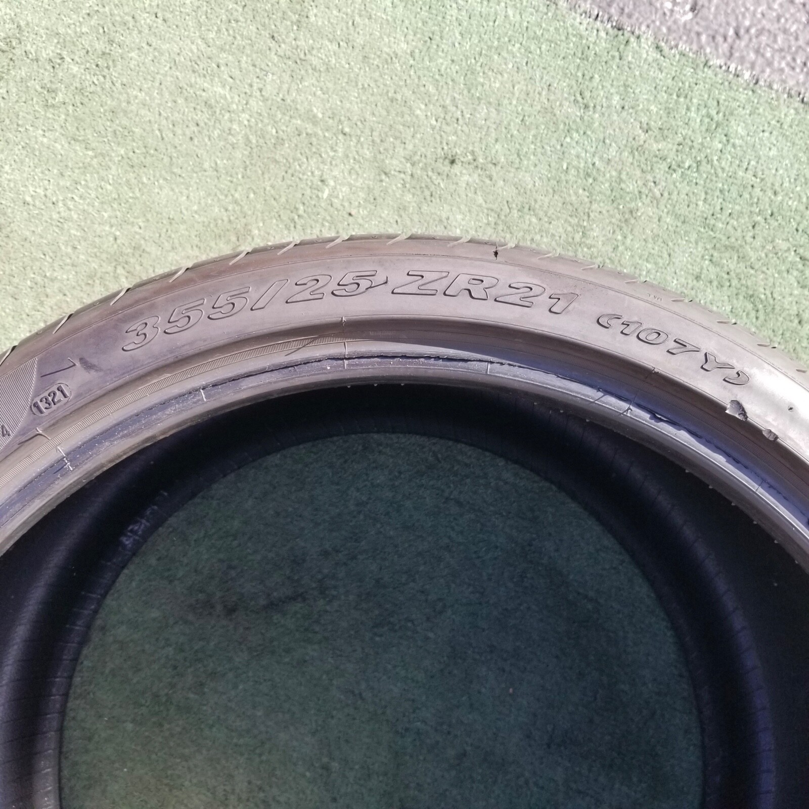 355/25R21 Pirelli P Zero Tire 355/25ZR-21 L Lamborghini Aventador 6/32 70% Tread