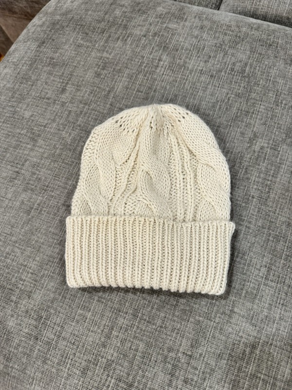 H&M Hat Beanie One Size Cream White Knit Chunky Cable Winter Warm Casual