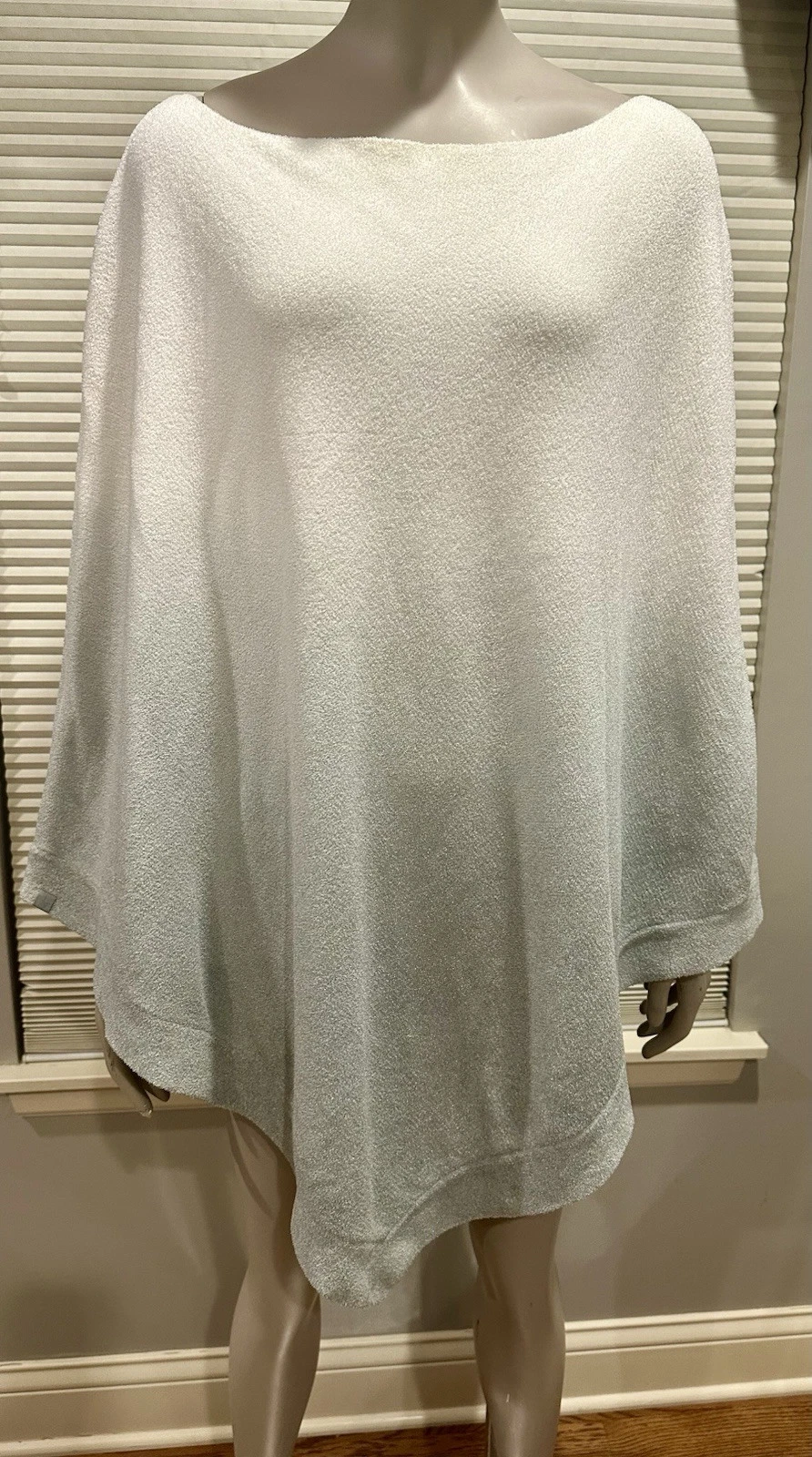 BAREFOOT DREAMS Shawl Poncho CozyChic Lite White Blue Ombré One Size Plus