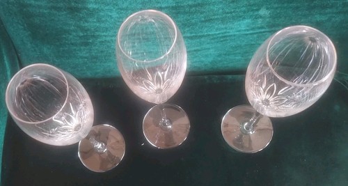 Wedgwood Vera Wang 3 Fluted Champagne Glasses - Picture 3 of 3