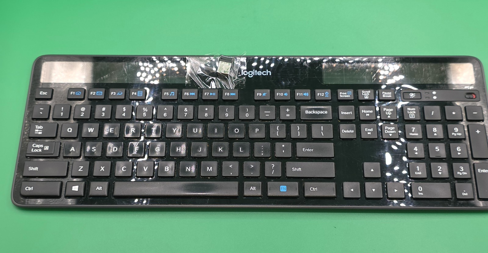 Logitech K750 Wireless Solar Keyboard -w/ Dongle Included -B