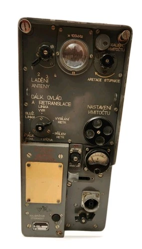R-105 P-105D russian radio (soviet era Р-105Д Астра-3, post ww2 military)