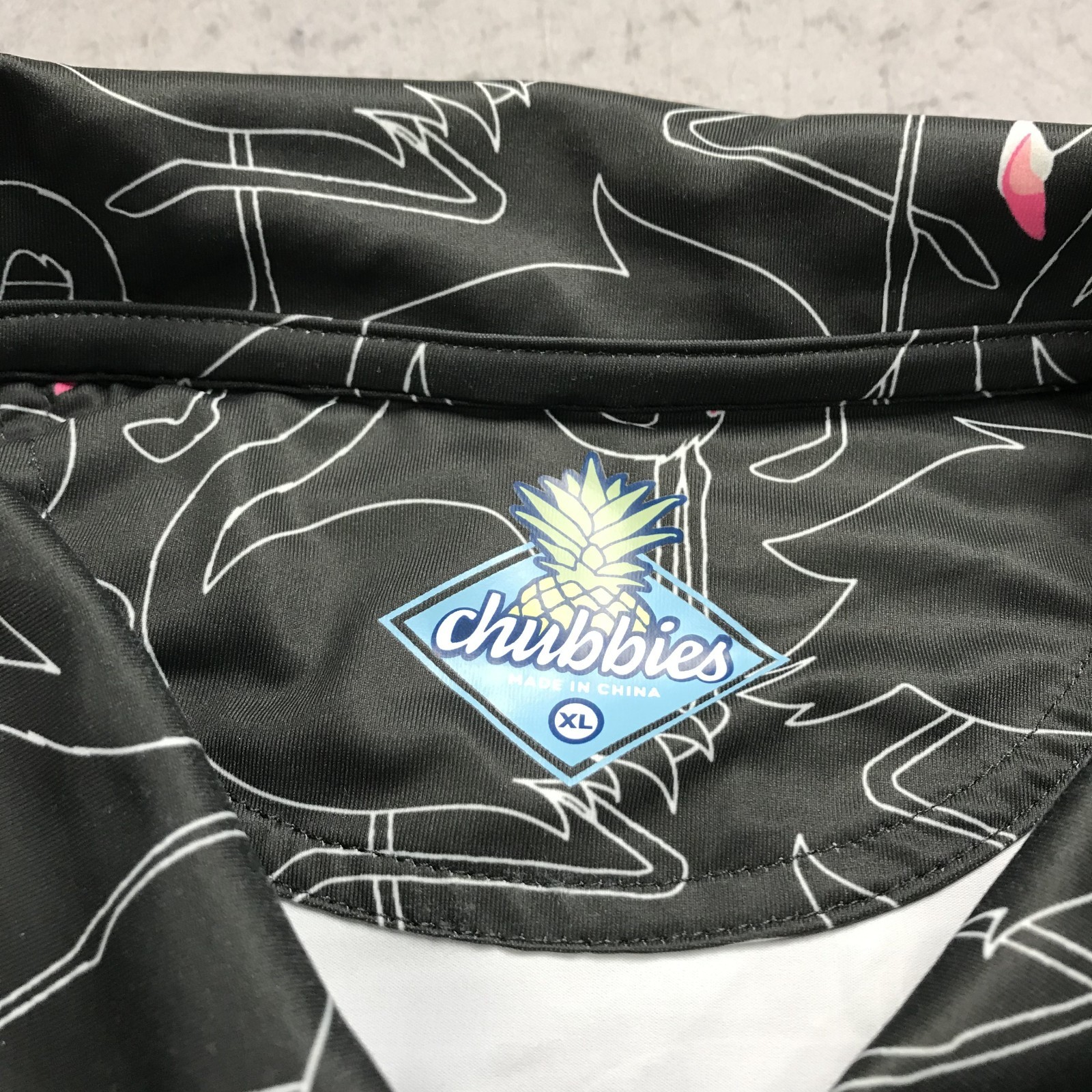 Chubbies Golf Polo Shirt Mens XL Gray Flamingo Stretch Floral Abstract Loud Logo