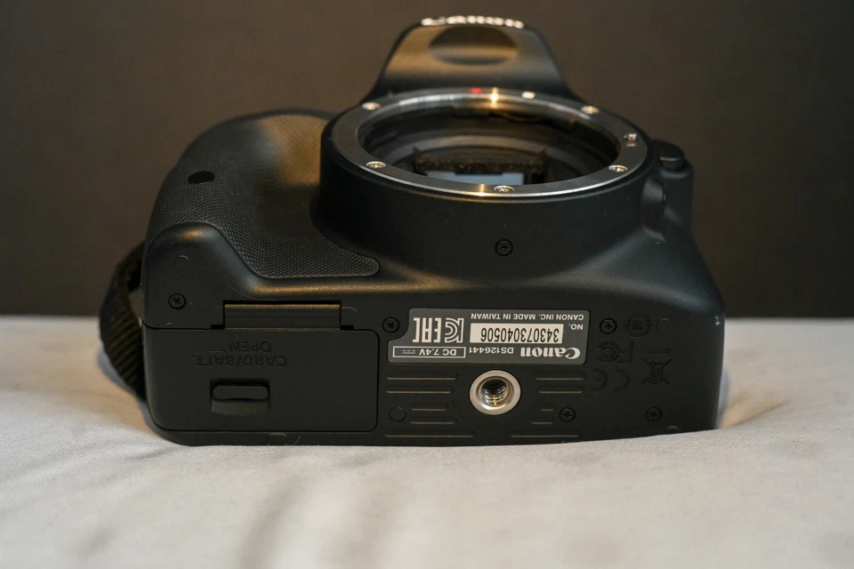 Canon EOS 100D, photo 2 of 4