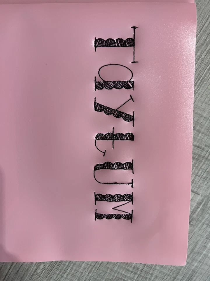 Carpeta Portafolio Bordada Personalizada Con Nombre Vuelta al Cole Foto 2 de 3