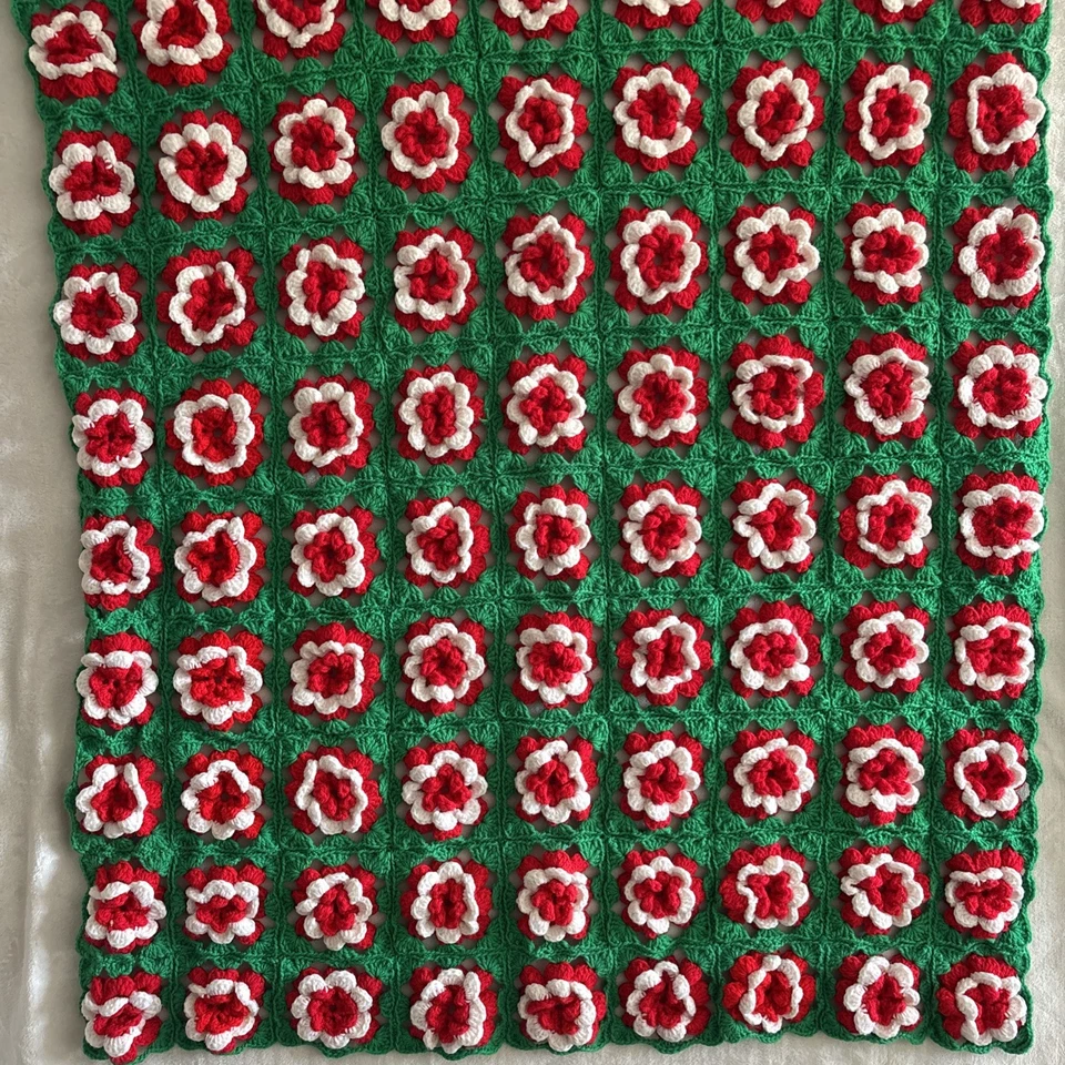 圣诞节阿富汗奶奶方形钩针红玫瑰毯 38 X 51 英寸手工制作 — 第 2/4 张图片