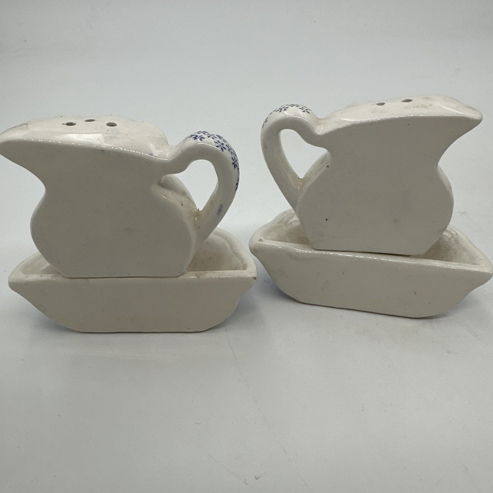 VINTAGE Knott’s Berry Farm CA PITCHER & BOWL Half SALT & PEPPER SHAKERS ...