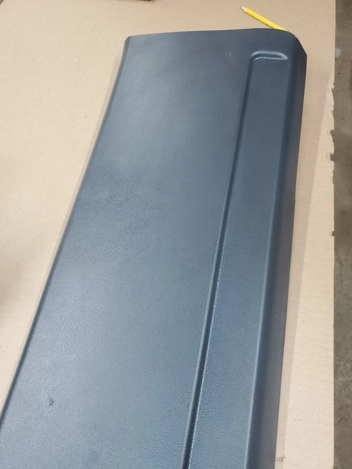 Juego de panel de anclaje trasero grafito con moldura de pilar B cabina regular Chevy Silverado 99-02 Foto 4 de 4