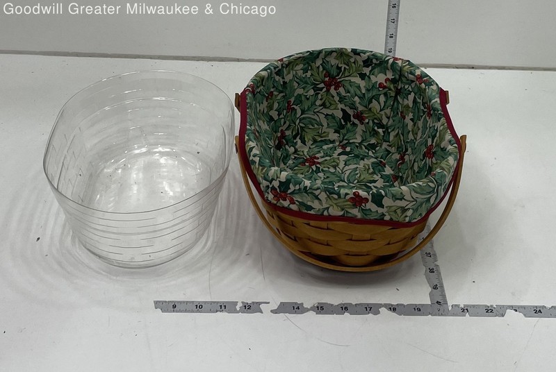 2004 Longaberger Christmas Get Together Basket w/ Holly Berry Liner & Protector