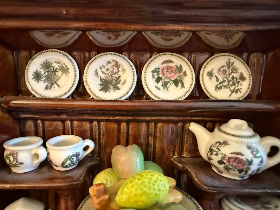 Paul Cardew Welsh Dresser / Cupboard  LARGE TEAPOT  Limited Edition  Mint Signed - Image 3 of 4