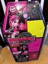 ​Monster High Neon Frights Draculaura Fashion Doll Skulltimate Secrets 125+Looks