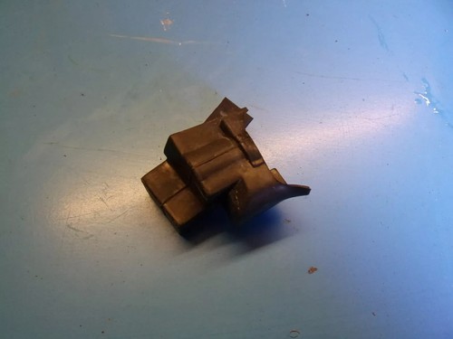 YAMAHA XSR 125 (2021-2024) B1-V / RELAIS MAGNET GUMMI SCHUTZ ABDECKUNG