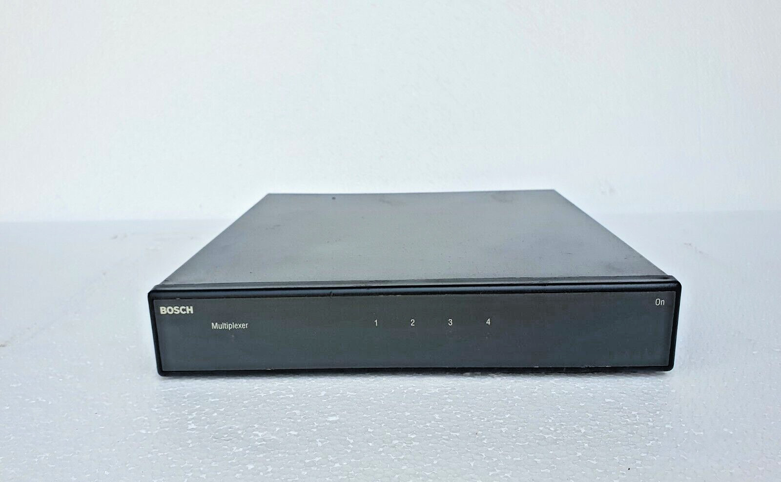 BOSCH LTC 2604/60 Multiplexer Keyboard Port Expander 120 VAC, 4 Port, System4