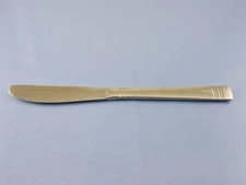 MESA DINNER KNIFE FLAT SERRATED BLADE BY ROGERS CO STAINLESS 