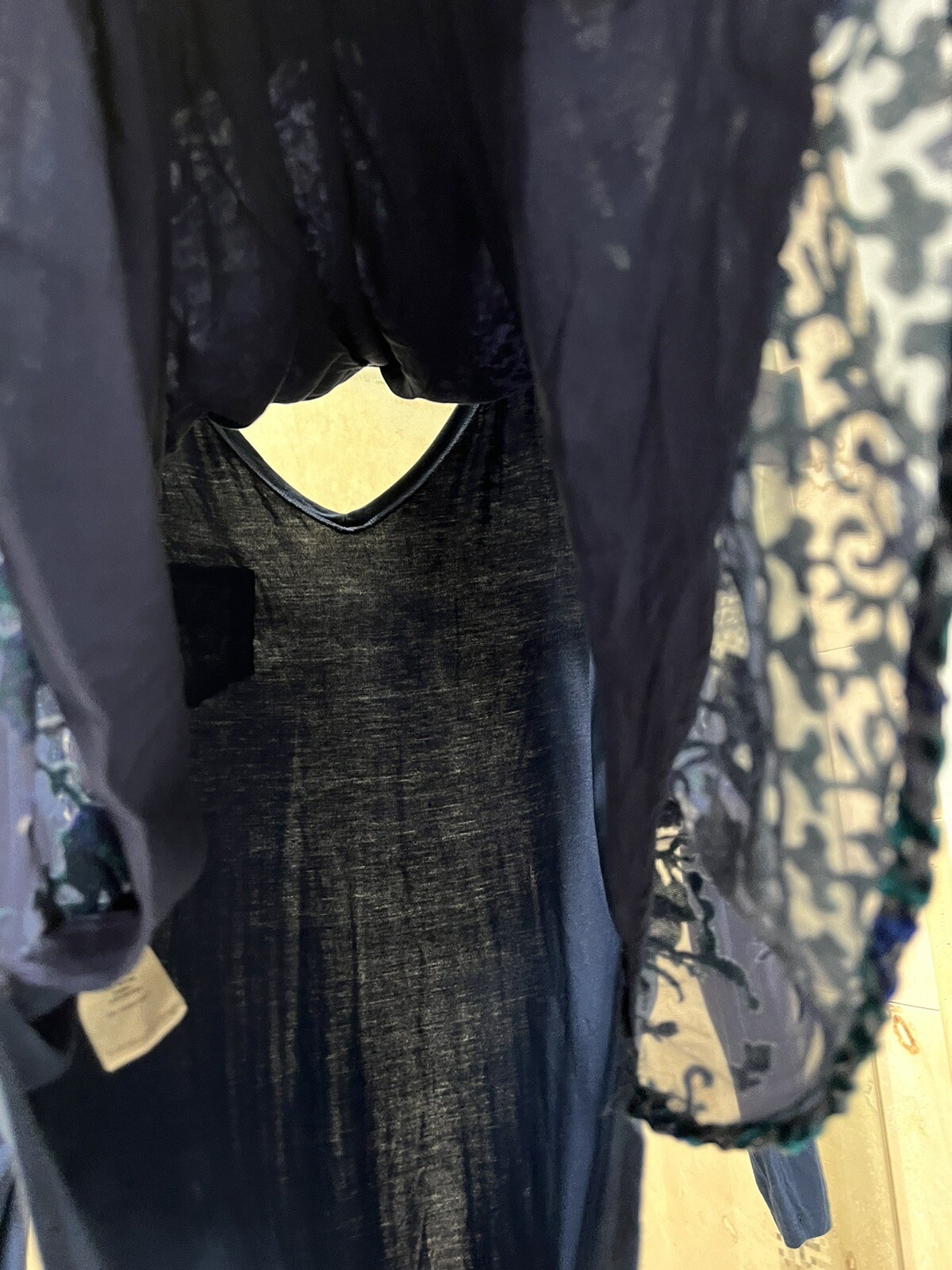 Soft Surroundings Solid Front Burnout Contrast Fl… - image 4