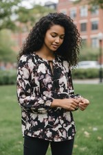 Simply Vera by Vera Wang Multicolor Floral Long Sleeve Pullover Blouse Small